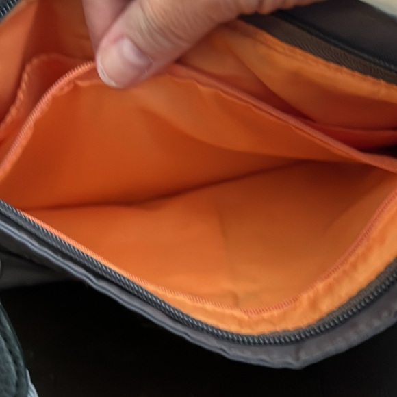 Bagallini crossbody - Picture 4 of 4